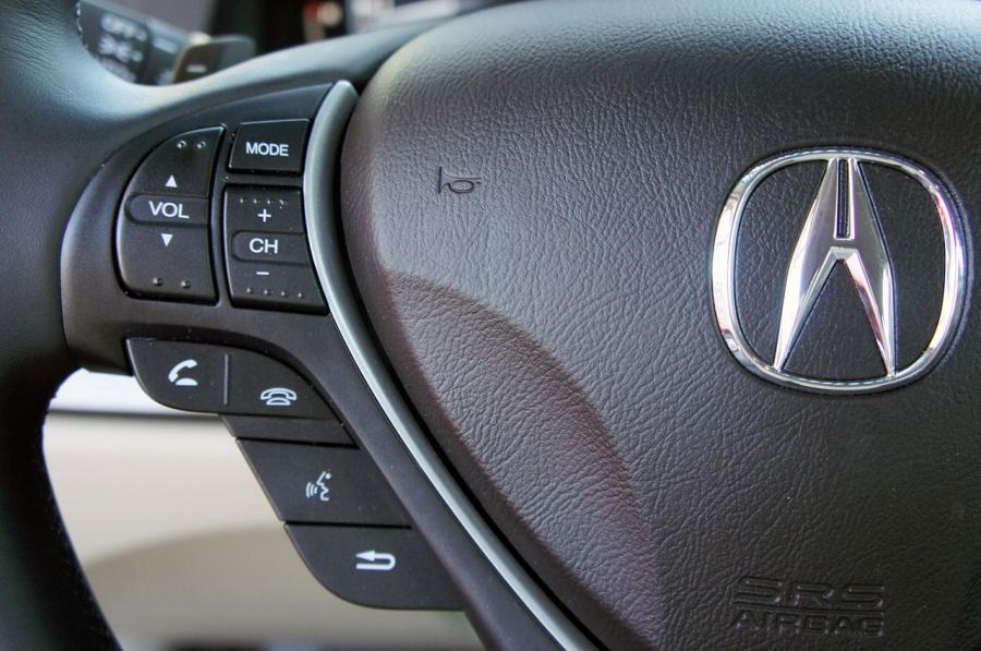 Детали интерьера Acura RDX (TB3/4) 2012 года  (фото 26 из 122)